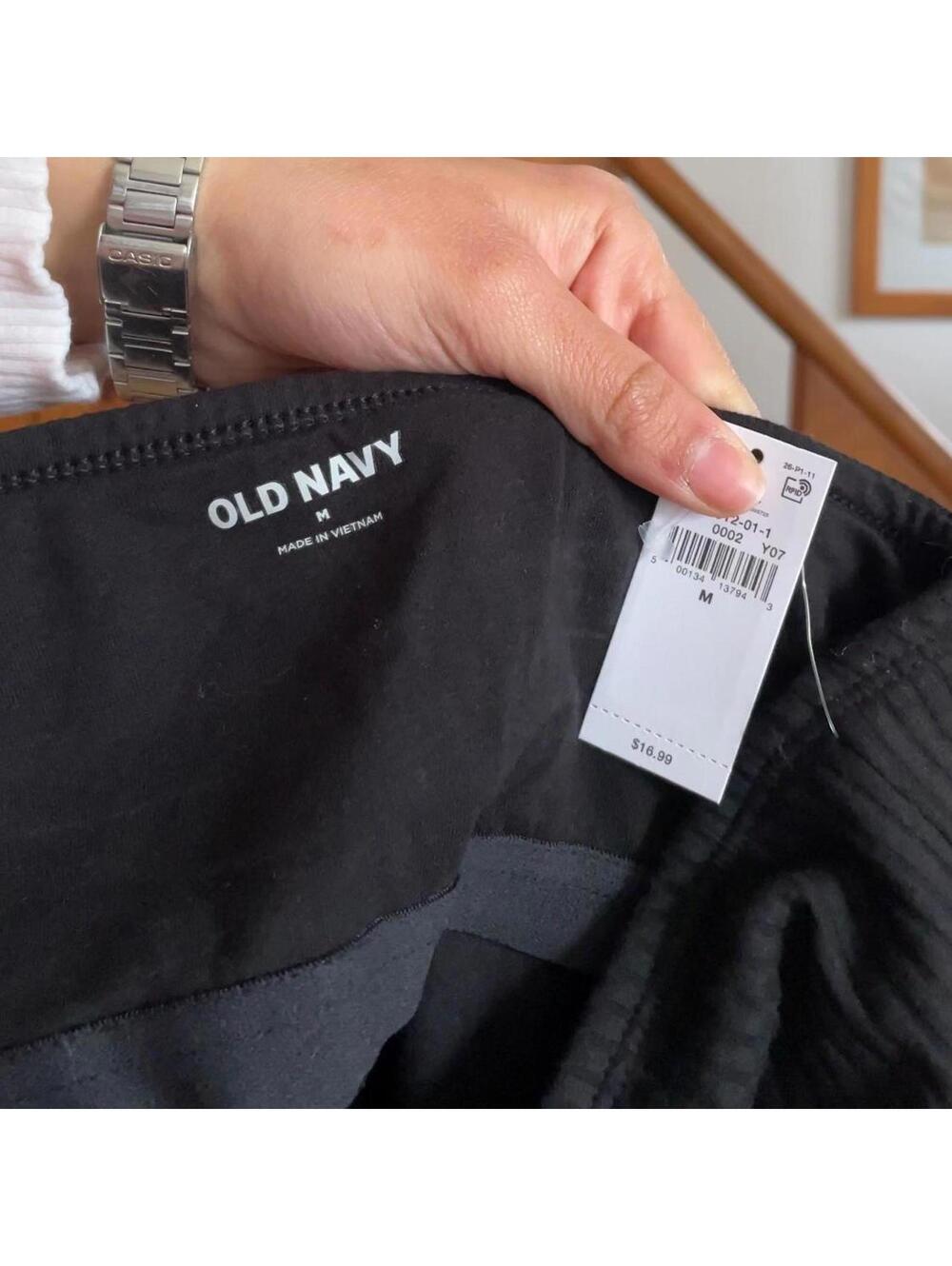 Old Navy black ribbed tube top Size M - Picture 3 of 4